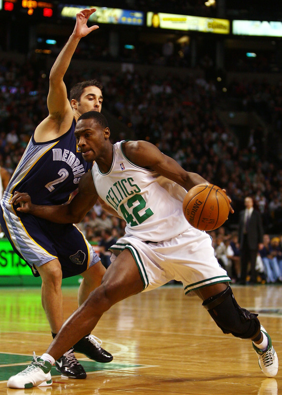  灰熊新秀爆发终结凯尔特人连胜  