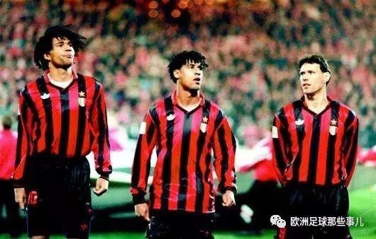  AC米兰防线失误葬送领先优势  